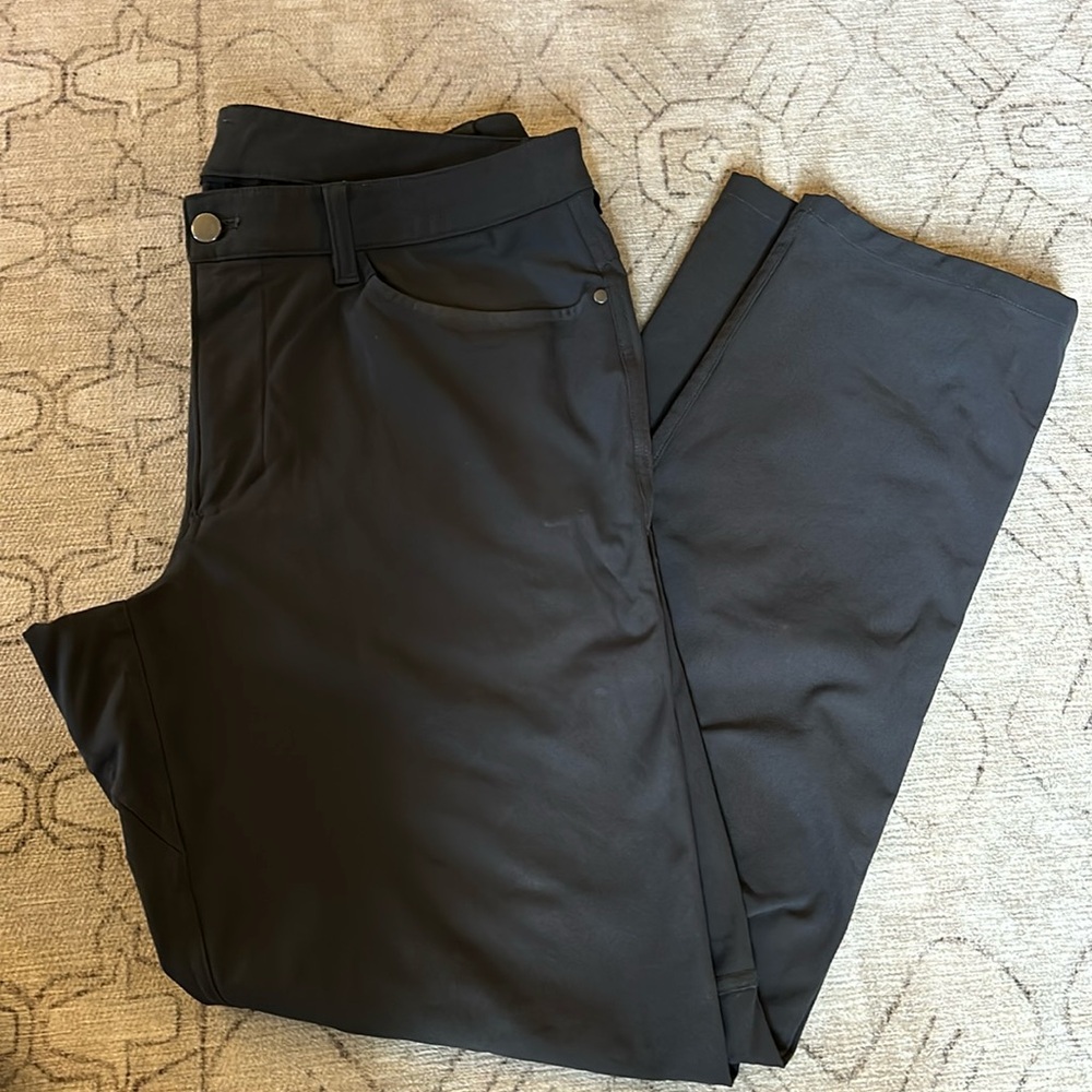 Lululemon ABC classic pant. Sz 32/32L. Obsidian (Dark Gray)